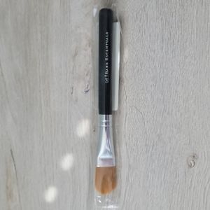 Bare escentuals concealer brush